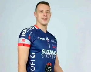 Palotinense William Kerber apresenta movimentos no braço após procedimento com polilaminina