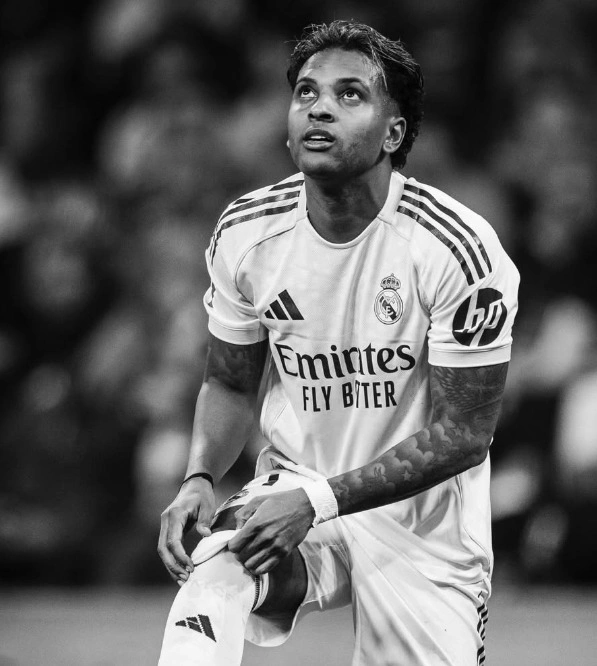 Rodrygo lamenta lesão no joelho que o tira da Copa do Mundo: "Um dos piores dias da minha vida"