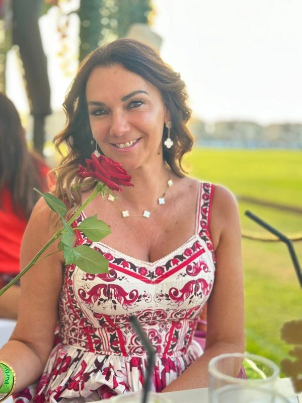 Ex-moradora de Nova Santa Rosa está em DUBAI e fala sobre a guerra entre Irã, EUA e Israel