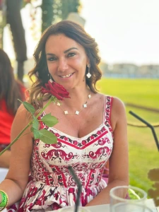 Ex-moradora de Nova Santa Rosa está em DUBAI e fala sobre a guerra entre Irã, EUA e Israel