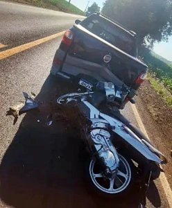 Colisão envolve carro e moto no trecho Curvado/Iguiporã