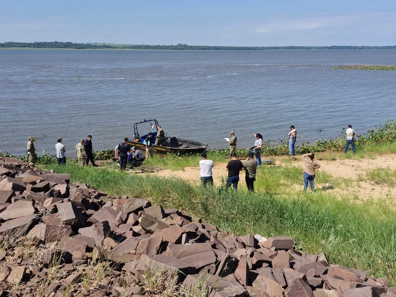 Moradores de Toledo desaparecem no Rio Paraná após acidente com barco; Um corpo foi encontrado no Paraguai