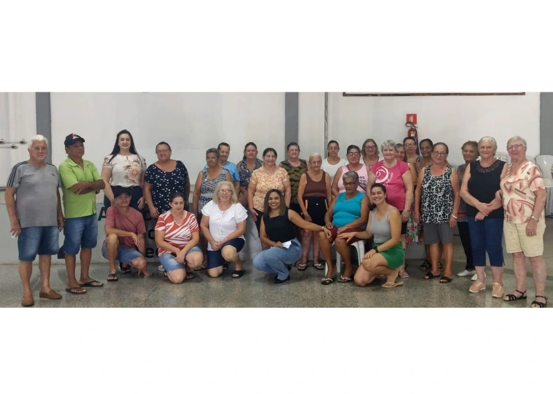 Ação comunitária orienta idosos sobre acesso à Carteira da Pessoa Idosa