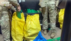 Adolescente é apreendido com quase meia tonelada de maconha na BR-277