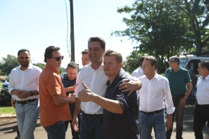 Ratinho Junior anuncia contorno e novo trevo em Santa Helena, além de R$ 59 milhões para estradas rurais no Oeste