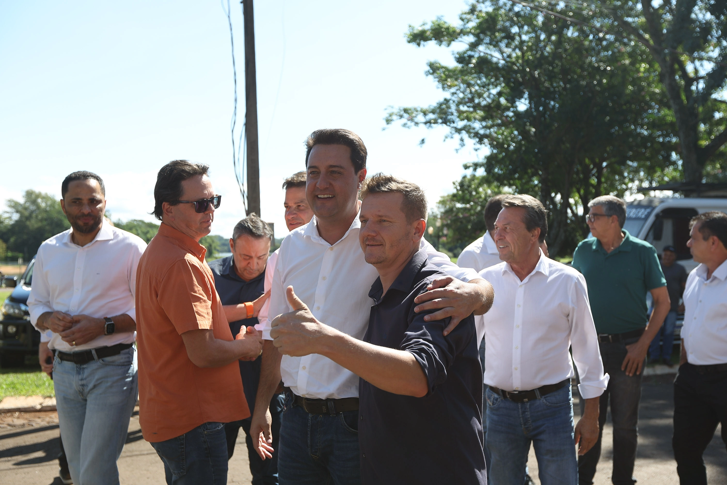 Ratinho Junior anuncia contorno e novo trevo em Santa Helena, além de R$ 59 milhões para estradas rurais no Oeste