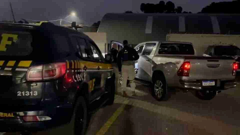 Hilux furtada por adolescente é localizado pela PRF após ação conjunta em Cascavel
