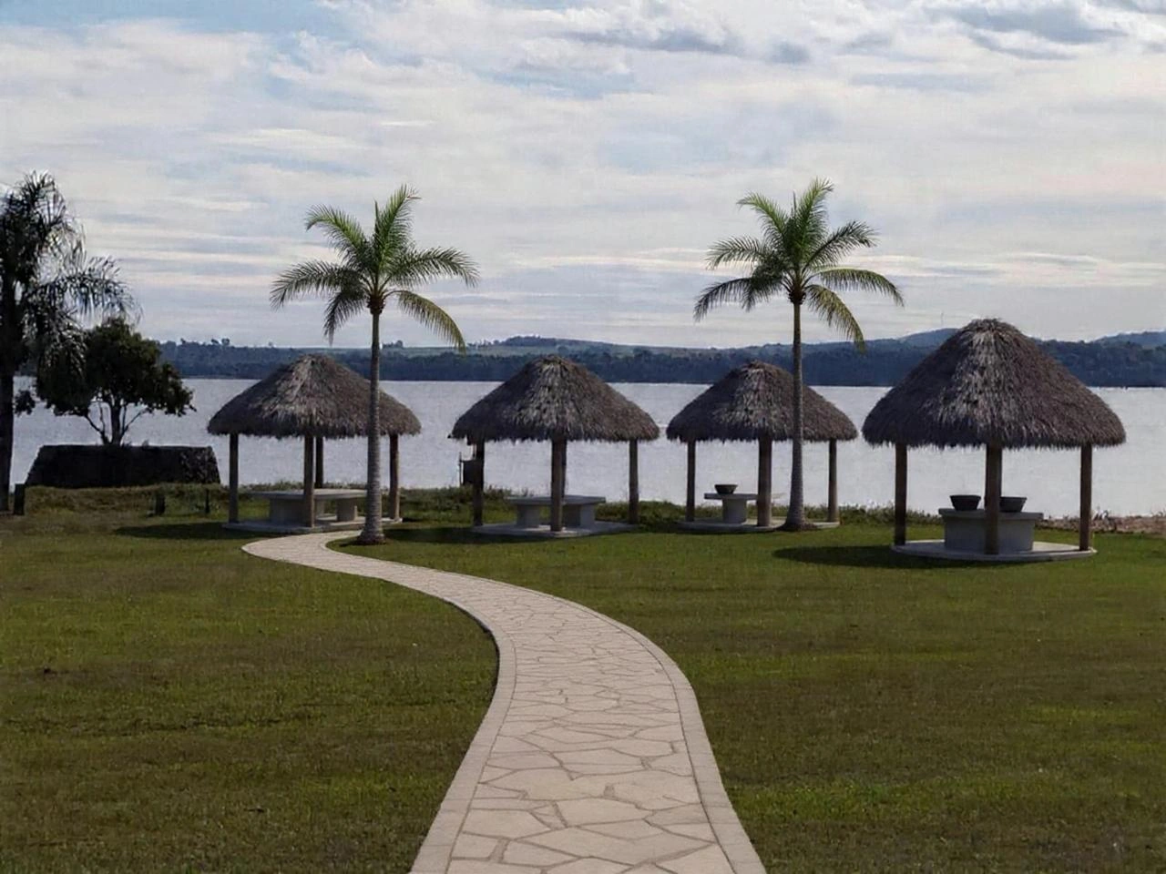 Vereador coronel Welyngton solicita construção de bangalôs em Porto Mendes 