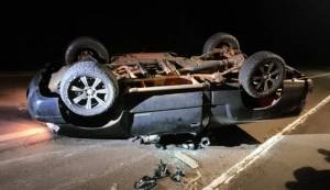 Camionete capota na PR-495 entre Pato Bragado e Entre Rios do Oest