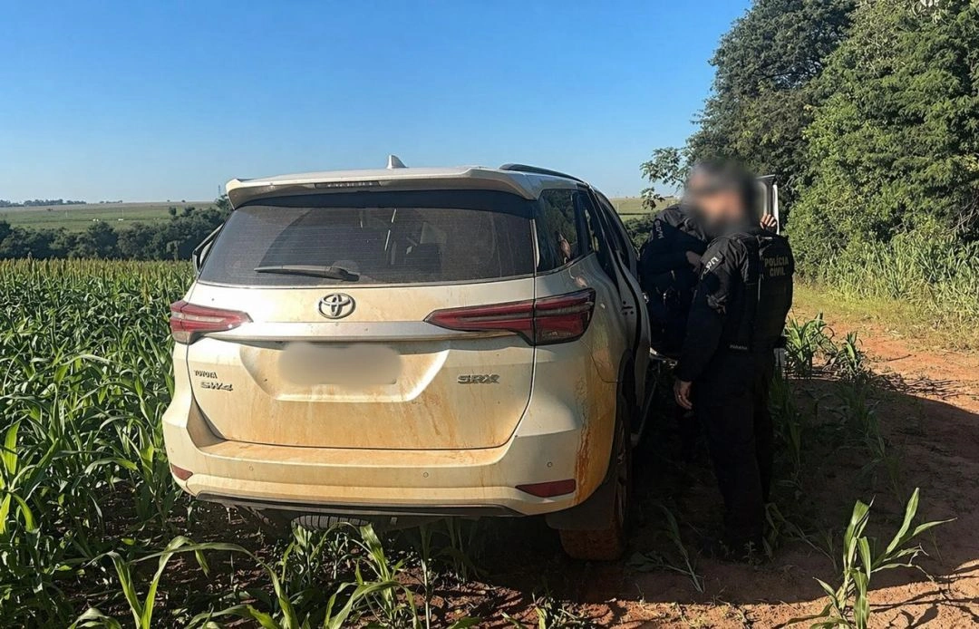 Caminhonete furtada em Toledo é encontrada abandonada em área de mata em Guaíra