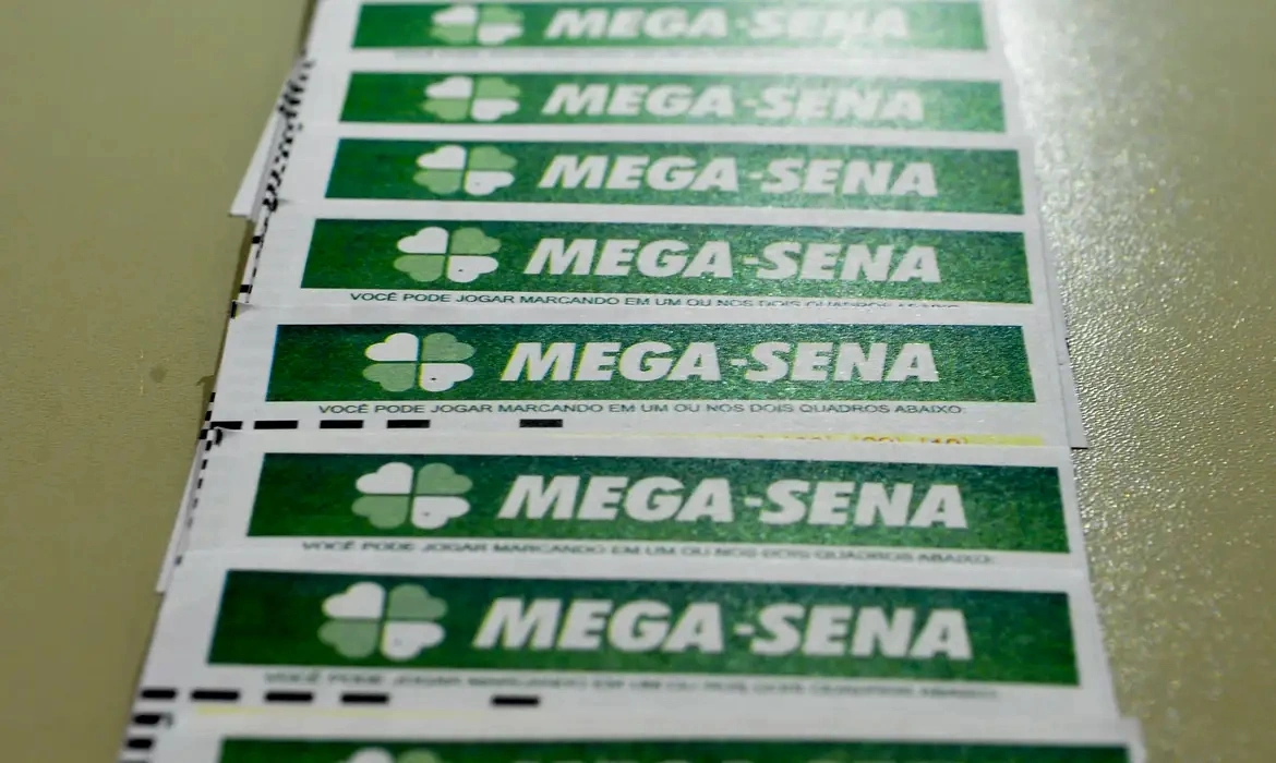 Mega-Sena acumula novamente e prêmio principal vai para R$ 130 milhões
