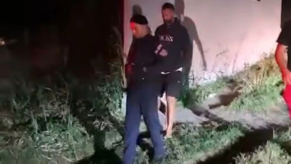 Goleiro Bruno Fernandes é preso em São Pedro da Aldeia após 2 meses foragido