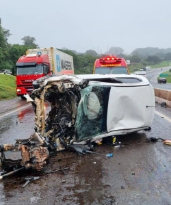 Motor é arrancado após grave acidente na BR-467 em Cascavel