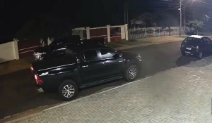 Hilux furtada em Nova Santa Rosa cruzou a ponte em Guaira
