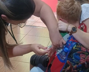 Saúde leva vacinação às escolas e CMEIs para ampliar proteção de crianças e adolescentes em Marechal Rondon