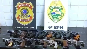 Mulheres são detidas na rodoviária com 15 armas de fogo
