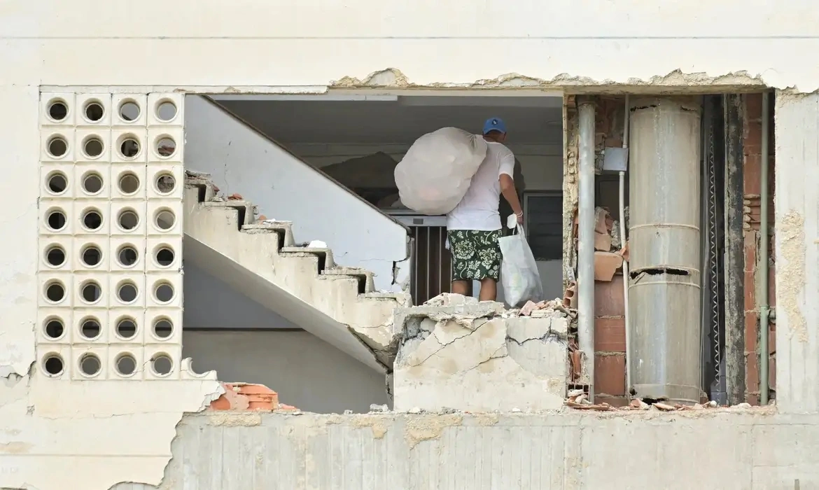 Número de mortos por terremoto na Venezuela se aproxima de 1.500