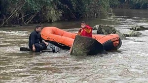 Criança de 6 anos é encontrada morta após carro cair de ponte, no Paraná