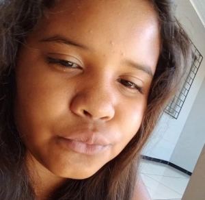 Família registra boletim e pede ajuda para localizar Karyne Eduarda Alves de Almeida, de 16 anos, desaparecida em Marechal Rondon
