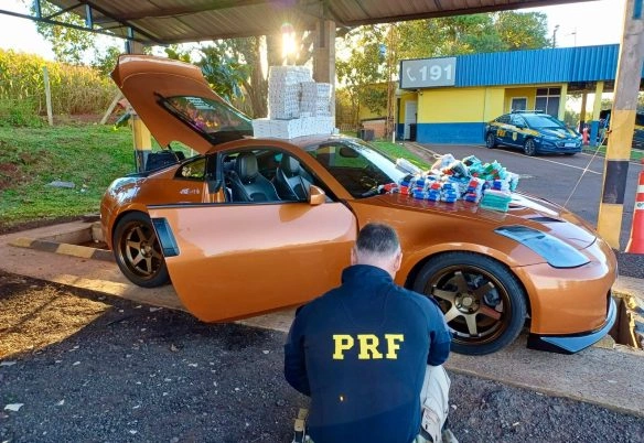 Nissan 350Z carregado com celulares e medicamentos que seriam trazidos para Cascavel é apreendido