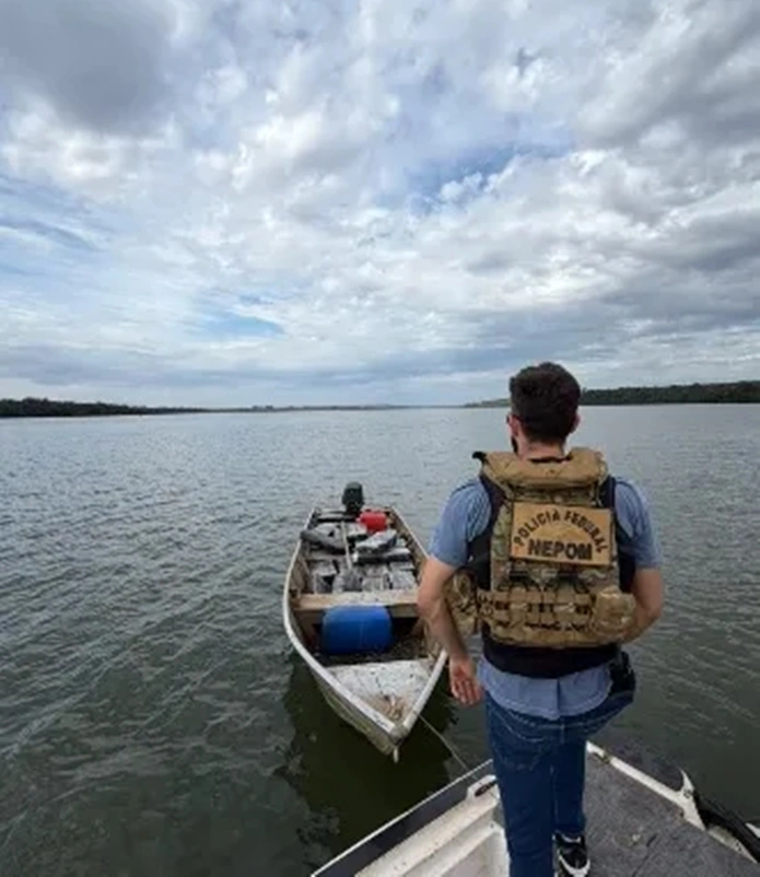 500 quilos de maconha apreendidos na margem do lago em Guaira