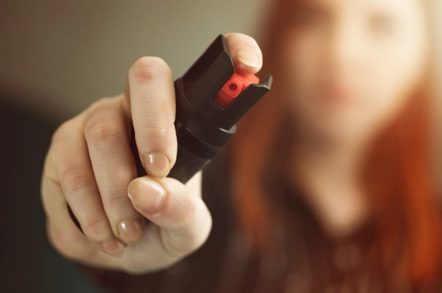 Lei autoriza venda de spray de pimenta para segurança das mulheres   Fonte: Agência Senado