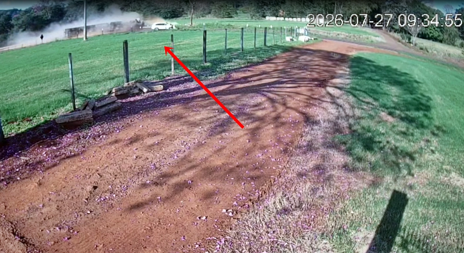 Vídeo: Veja o momento em que a carreta tomba e atinge SUV na Curva do Rodeio entre Marechal Rondon e Iguiporã