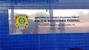 PRF descobre mais de 25 kg de haxixe marroquino e crack escondidos nas portas de veículo em Guaíra (PR)