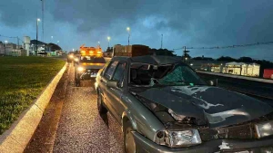 Caminhoneiro morre atropelado na BR-277 em Cascavel
