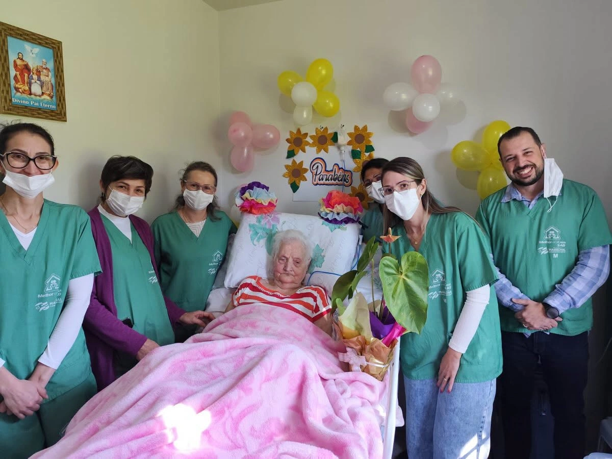 Serviço de Atenção Domiciliar transforma cuidado em afeto e celebra os 100 anos da rondonense Odília Furlin Casarotto