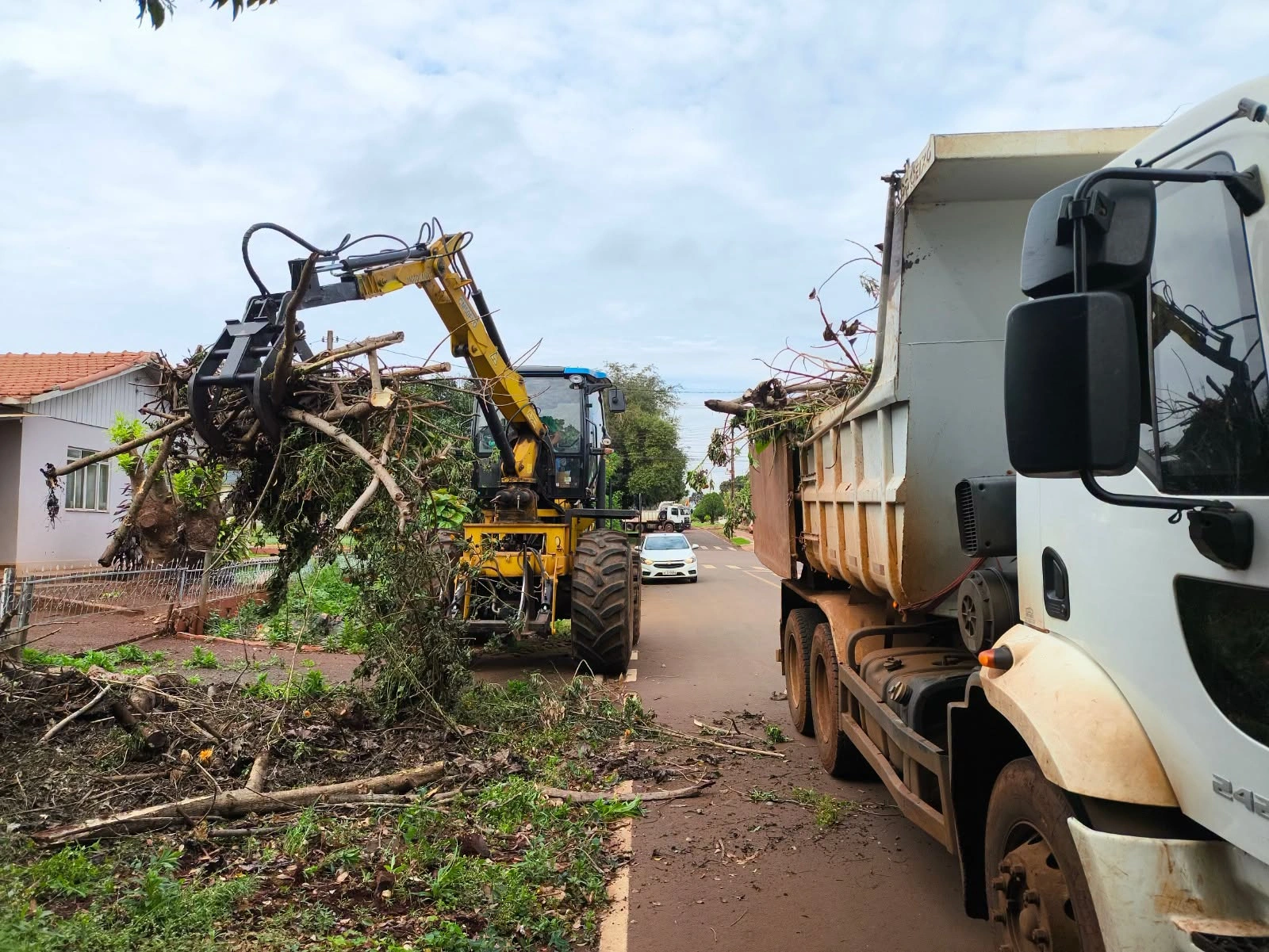 Moradores da sede do distrito de São Roque podem depositar galhos e entulhos até domingo