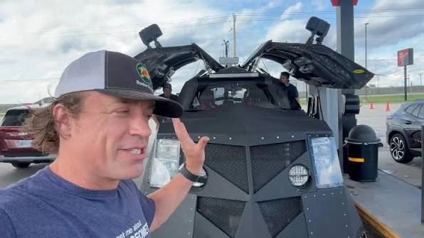 Caçador de tornados dos EUA anuncia viagem ao Sul do Brasil para acompanhar tempestades