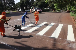 Bairros Higienópolis e Marechal recebem pintura termoplástica