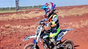 Mini piloto de 5 anos representa Marechal Rondon e conquista pódios na Copa Dirt Racing de Velocross