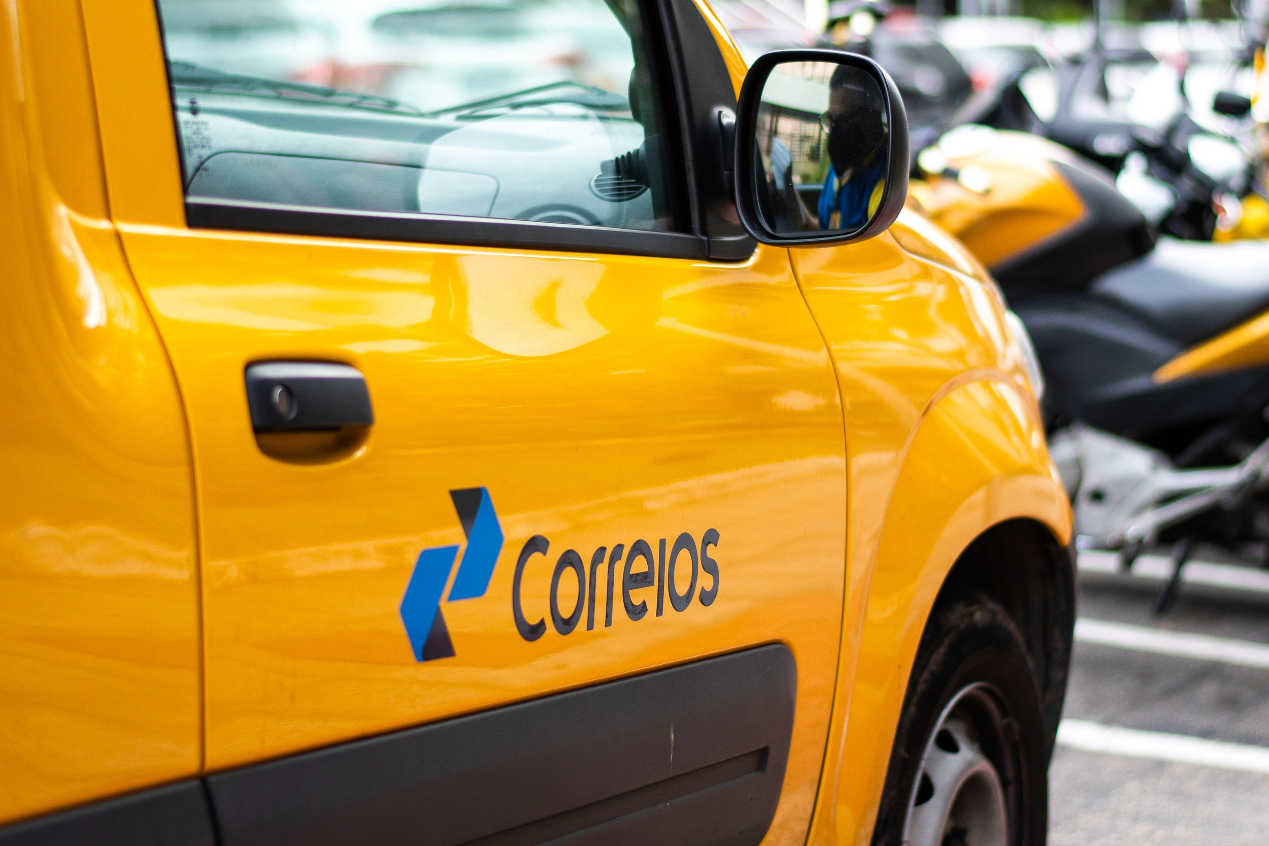 Brasileiros podem comprar em lojas do Paraguai e receber produtos em casa pelos Correios