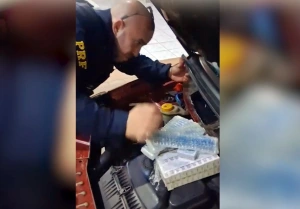 Homem é preso com medicamentos e anabolizantes escondidos em carro na BR-277