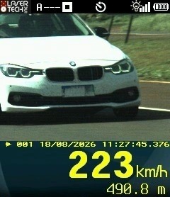 PRF flagra BMW a mais de 200 km/h na BR-163, em Quatro Pontes (PR)
