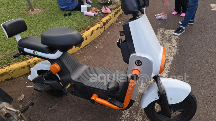 Mãe e filha de 4 anos ficam feridas em colisão envolvendo carro e bicicleta elétrica em Marechal Rondon