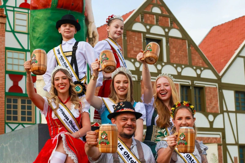 Inscrições para os concursos da Rainha da 36ª Oktoberfest, Casal Fritz e Frida e Casal Kleine Kinder seguem até sexta-feira