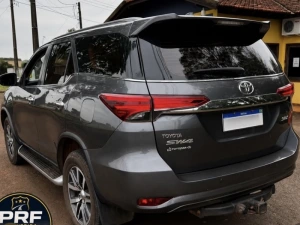 Em Mercedes, PRF recupera caminhonete furtada que seguia para o Paraguai