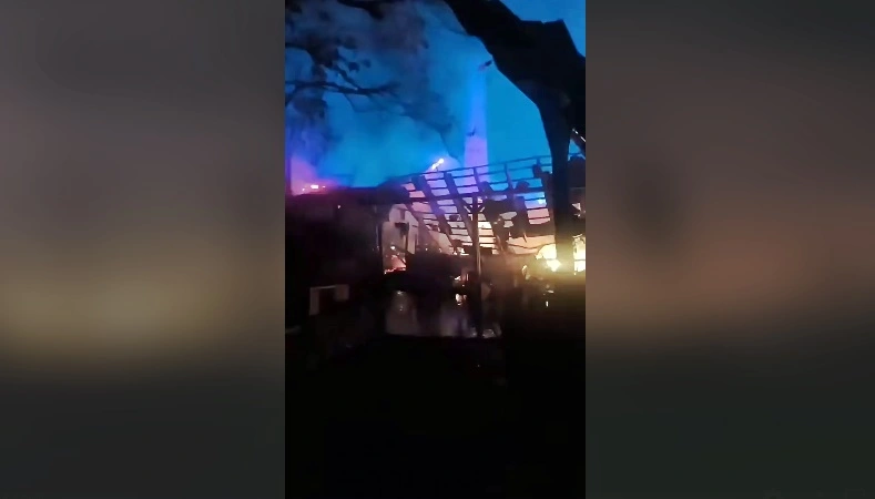 Tragédia: Incêndio destrói completamente o Restaurante Celeiro, em Vila Nova
