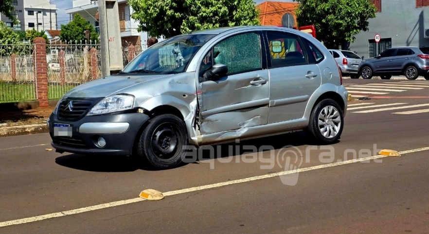Colisão entre carro e moto deixa homem ferido na Rua Santa Catarina em Marechal Rondon