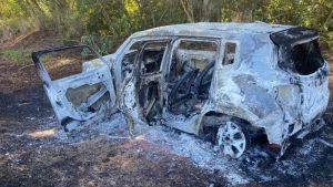 Jeep é encontrado incendiado e pode ter ligação com roubo em Nova Santa Rosa