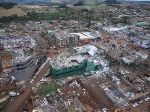 Investigação apura desvios de doações para vítimas de tornado que destruiu 90% de Rio Bonito do Iguaçu/Paraná