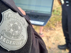 Polícia Federal apreende celular, computador e HD durante operação contra abuso sexual infantil em Toledo