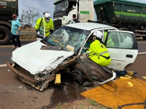 Homem fica preso às ferragens em grave acidente na BR-163 entre Mercedes e Marechal Rondon