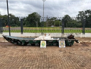 Agrotóxicos, embarcação e motor apreendidos no interior de Guaíra 