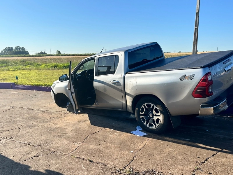 Hilux furtada é recuperada em Guaíra e adolescente é apreendido após fuga em mata