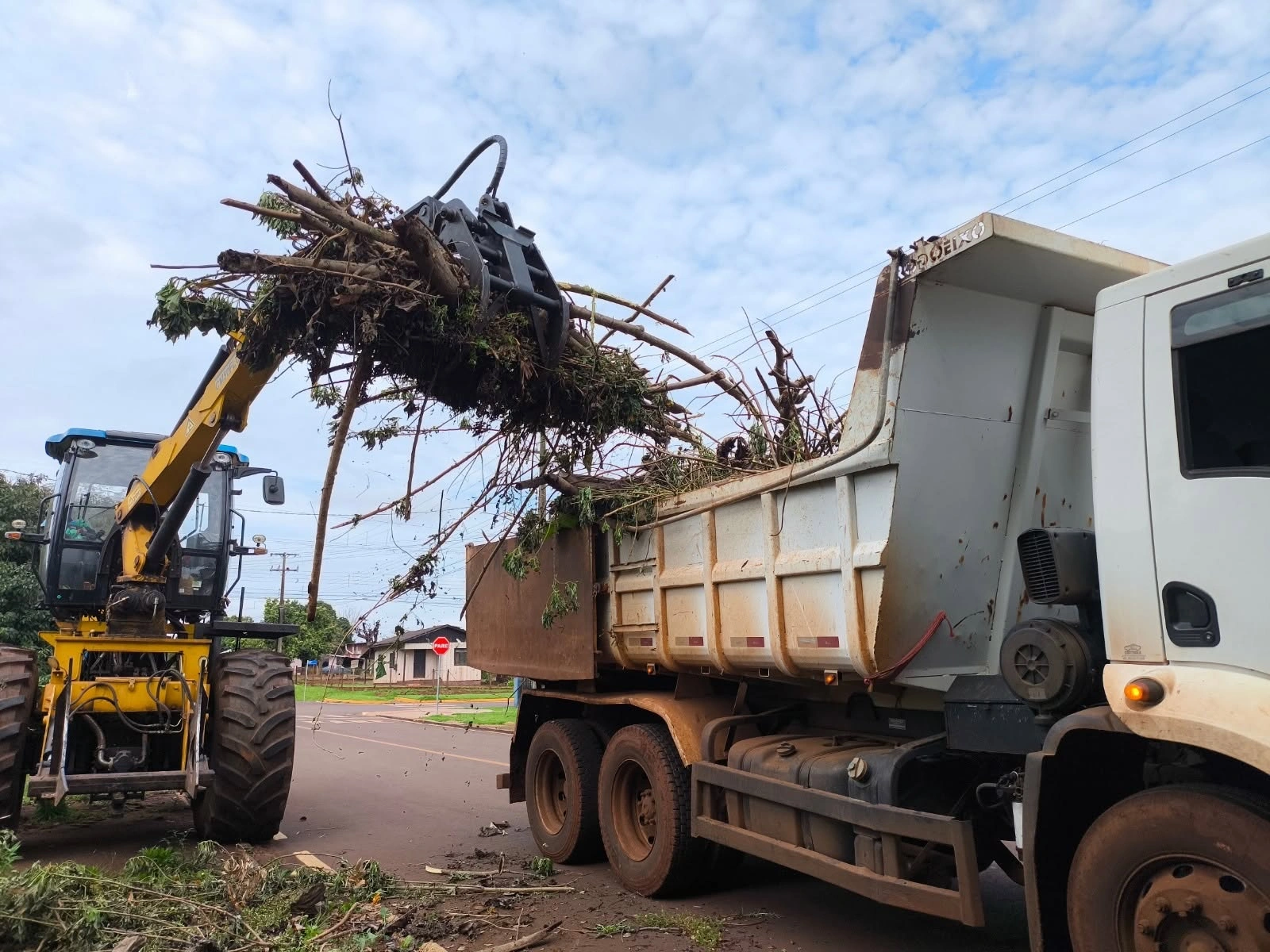 Recolha de galhos e entulhos inicia na segunda-feira em Novo Horizonte