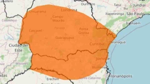 Inmet emite alerta de tempestade com ventos de até 100 km/h para terça-feira no Paraná